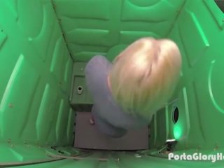 Porta Gloryhole Blonde milf swallowing strangers cum