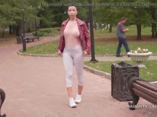 Тонкий біла туга легінси і чистий blouseâ¦ зробив ви перевіряти з мій верблюжа лапка ;?