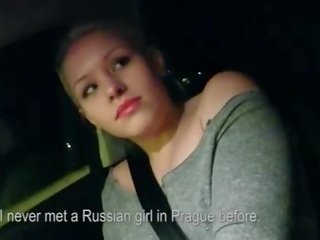 Blondīne izpaužas par a bezmaksas braukt uz exchange par sekss video